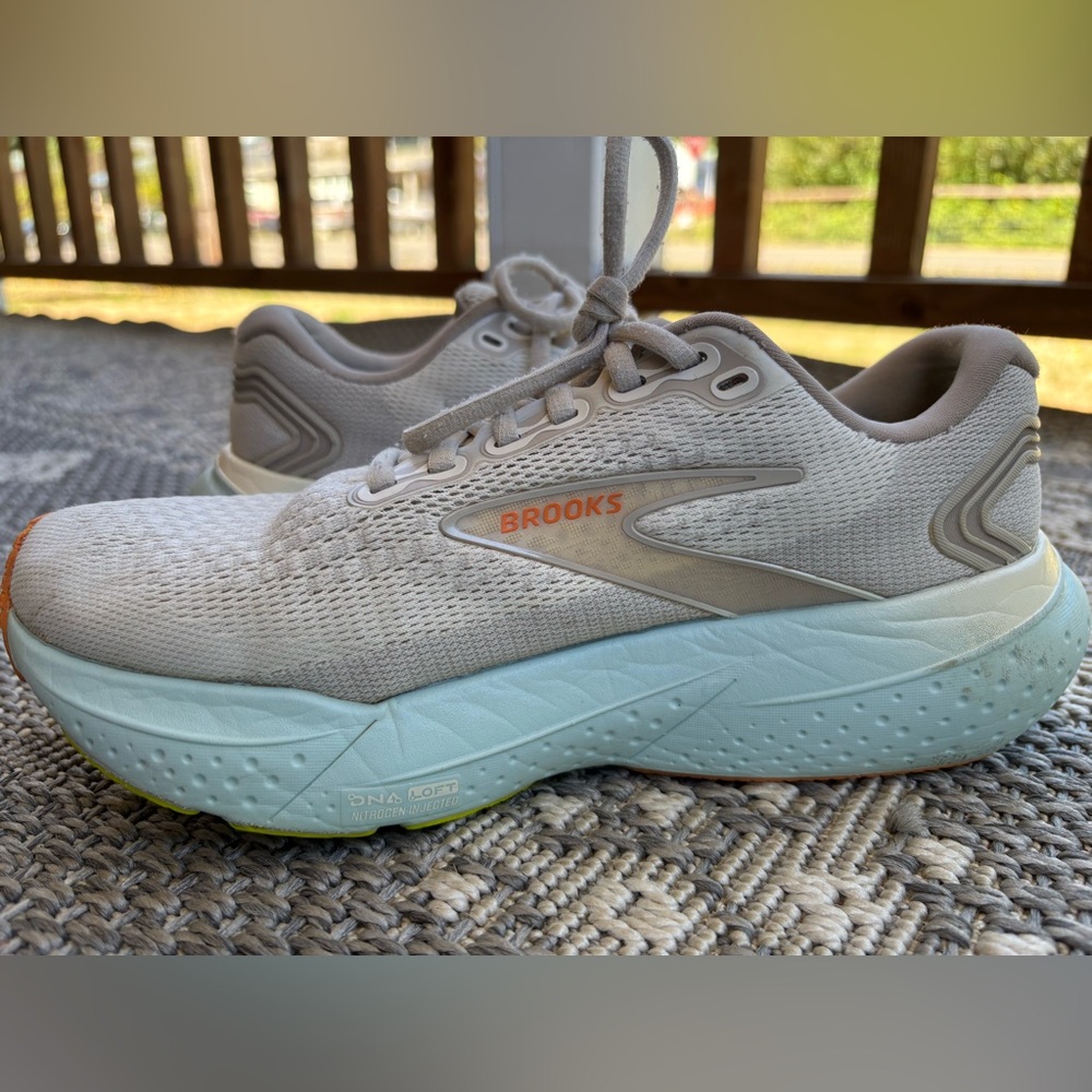 Brooks Glycerin 21 Womens 8.5 beige/grey Running Walking 1204081B195 Sneaker - Picture 3 of 16